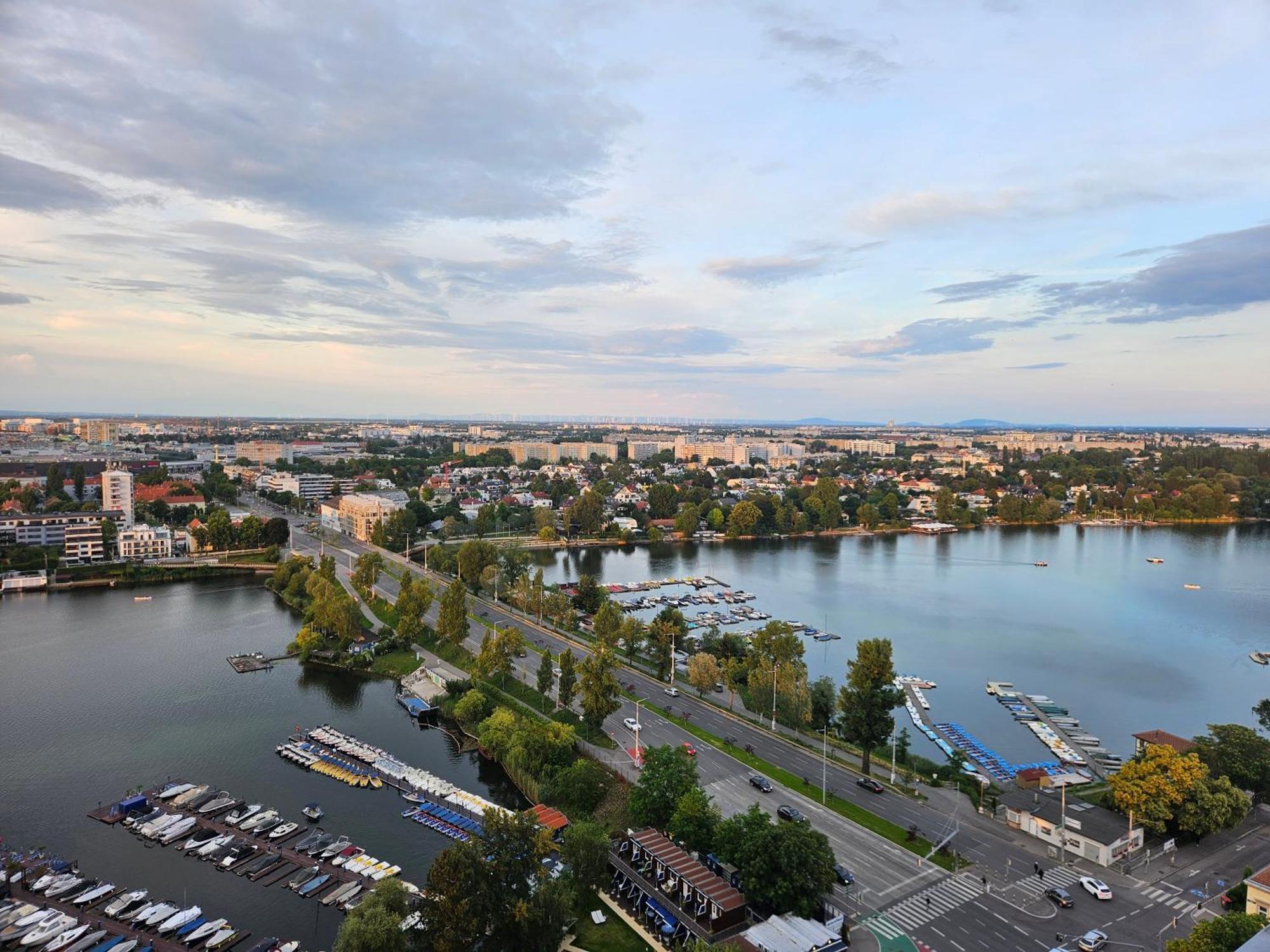 Yuki'S Place - Un-Vic, Danube Beach And Subway Near To Downtown Wien Exteriör bild