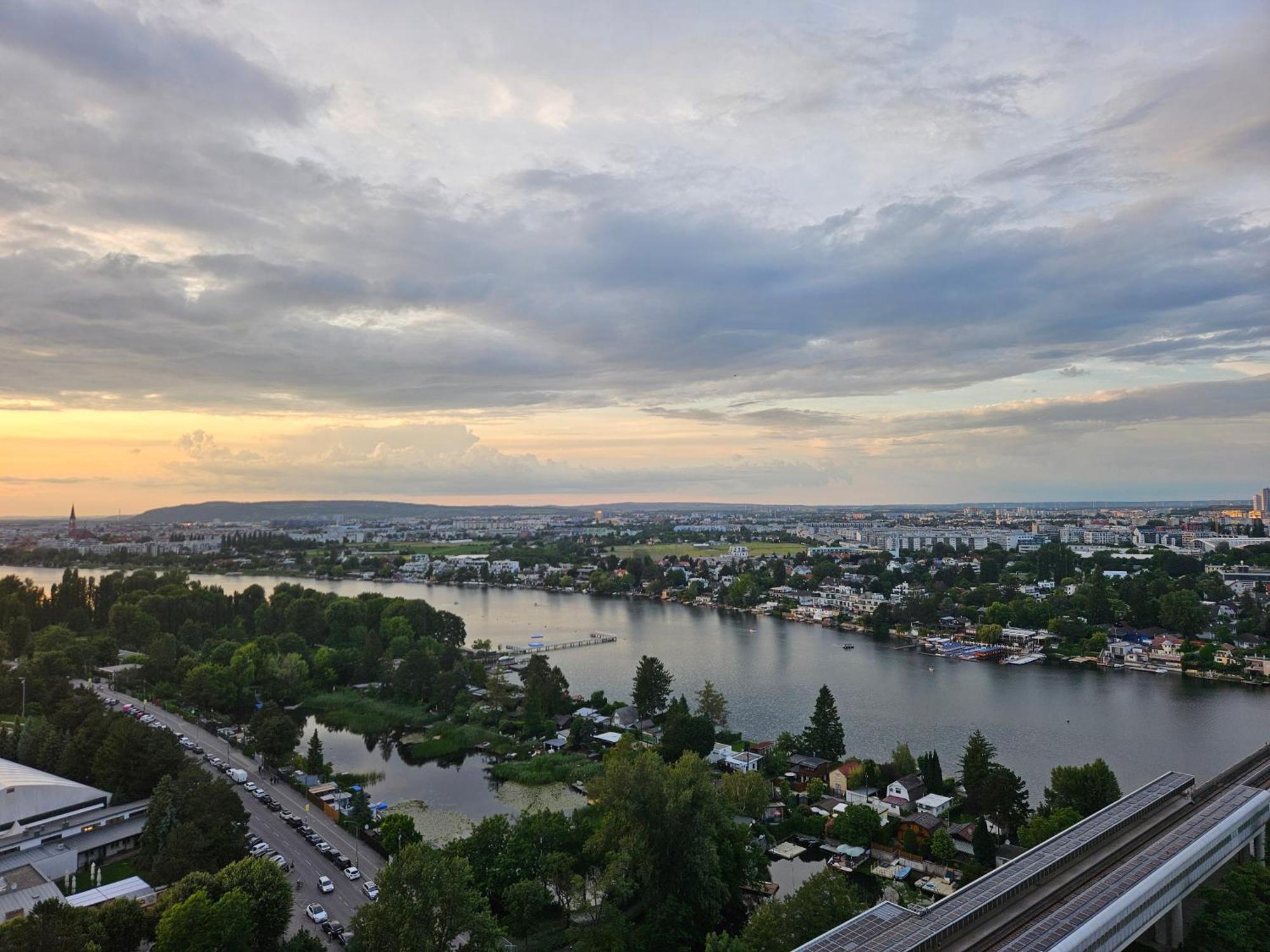 Yuki'S Place - Un-Vic, Danube Beach And Subway Near To Downtown Wien Exteriör bild