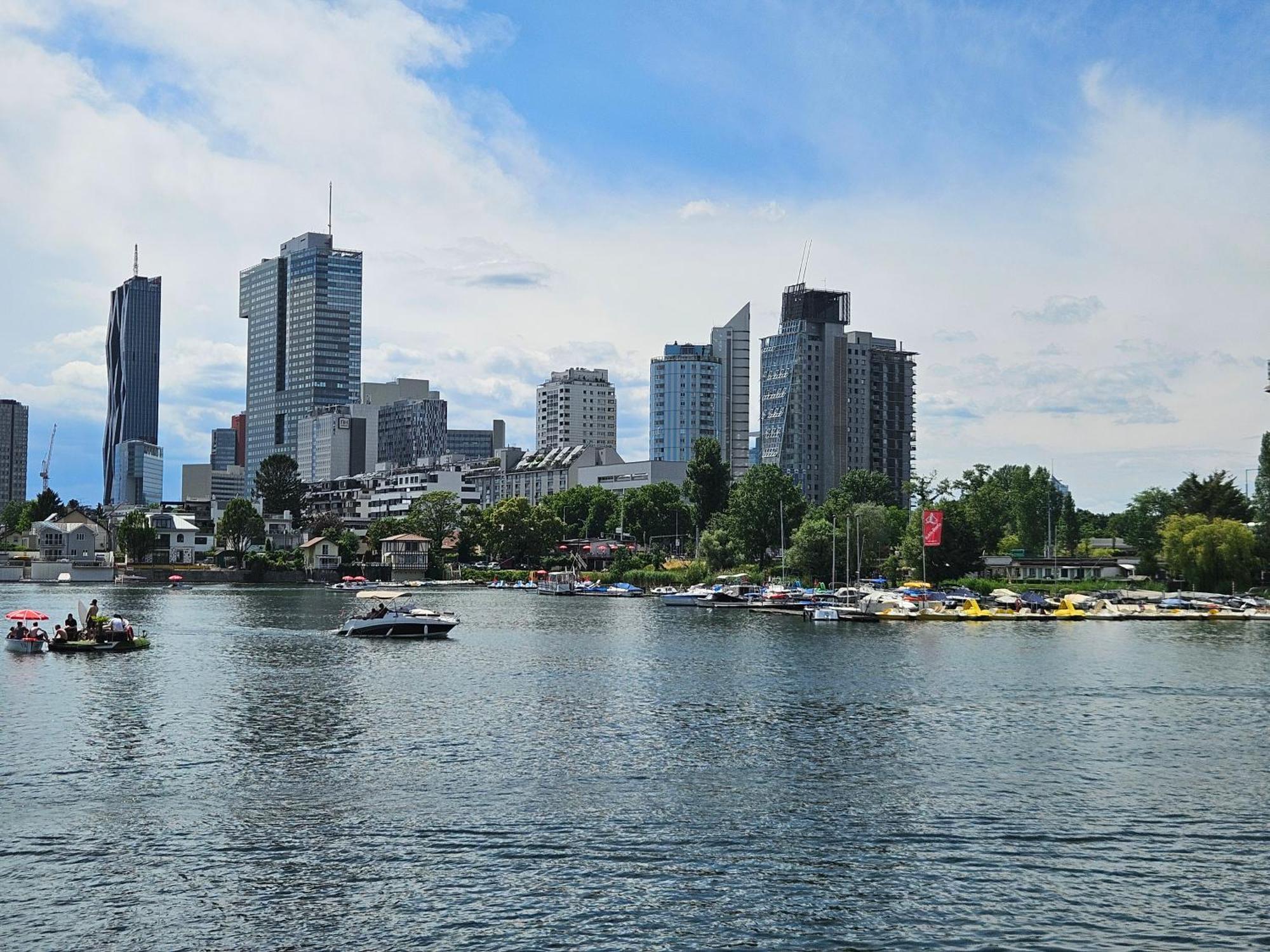 Yuki'S Place - Un-Vic, Danube Beach And Subway Near To Downtown Wien Exteriör bild